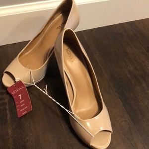 Tan Peep Toe Heel sz 7